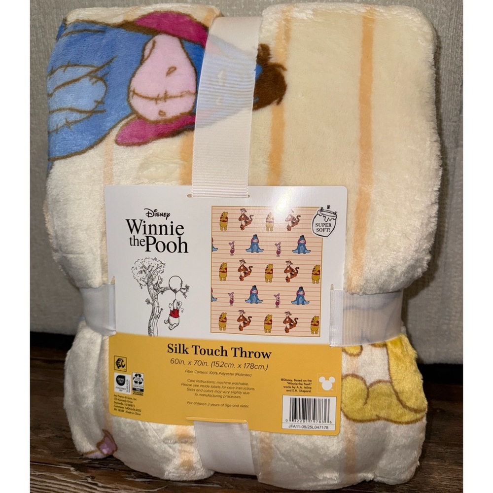 Winnie The Pooh Blanket🧡